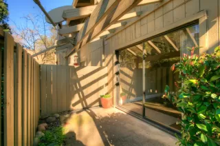 Photo #3: 20008195 Listing