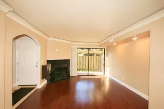 Photo #4: 20008195 Listing