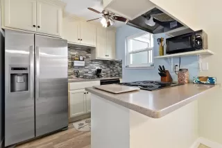 Photo #6: 20008281 Listing 