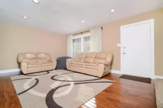 Photo #4: 20008407 Listing