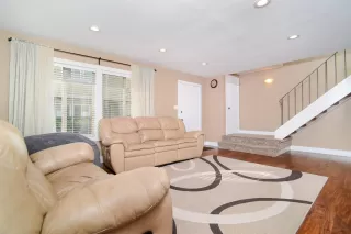 Photo #5: 20008407 Listing