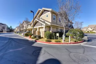 Photo #2: 20008479 Listing