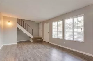 Photo #2: 20008913 Listing