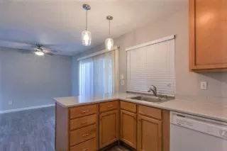 Photo #4: 20008913 Listing