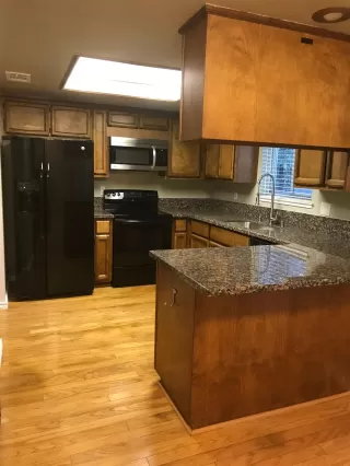 Photo #3: 20009180 Listing