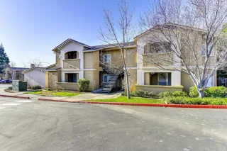 Photo #2: 20009556 Listing