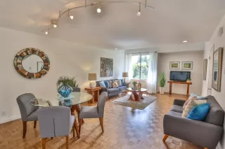 Photo #1: 20009698 Listing