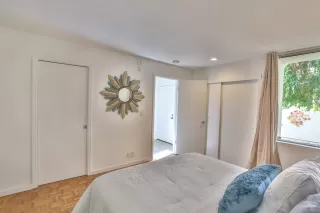 Photo #5: 20009698 Listing