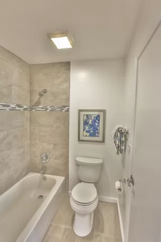 Photo #6: 20009698 Listing