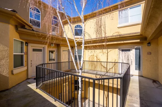MLS: 20010039 Condo For Sale