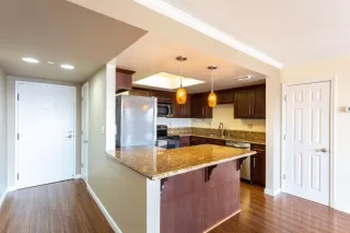 Photo #5: 20010261 Listing