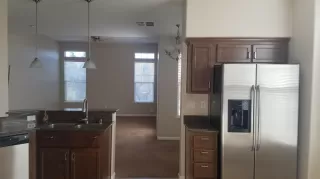 Photo #6: 20010426 Listing