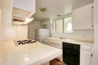 Photo #2: 20010684 Listing 