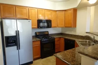 Photo #3: 20010812 Listing