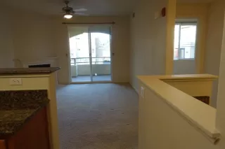 Photo #4: 20010812 Listing