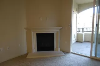 Photo #5: 20010812 Listing