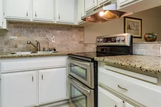 Photo #4: 20011054 Listing