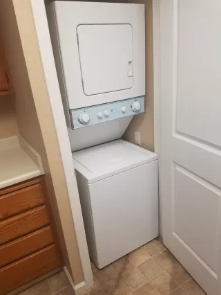 Photo #6: 20011201 Listing