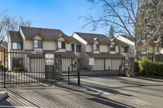 Photo #2: 20011225 Listing 