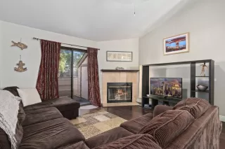 Photo #6: 20011225 Listing 