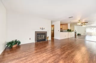 Photo #6: 20011364 Listing