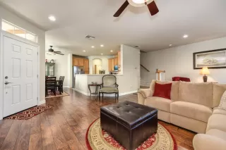 Photo #4: 20012108 Listing