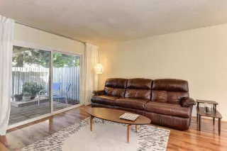 Photo #5: 20012153 Listing