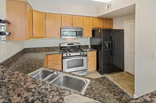 Photo #4: 20012216 Listing