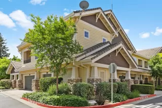 Photo #1: 20013853 Listing