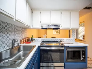 Photo #4: 20014030 Listing