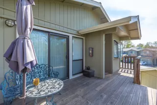 Photo #6: 20014229 Listing