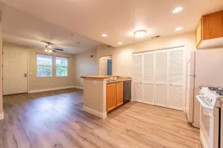 Photo #2: 20014949 Listing 