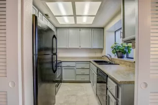 Photo #5: 20015775 Listing