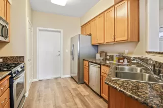 Photo #5: 20015996 Listing