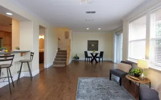 Photo #6: 20017093 Listing