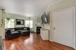 Photo #4: 20017095 Listing 