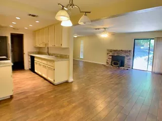 Photo #4: 20017129 Listing
