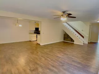 Photo #5: 20017129 Listing