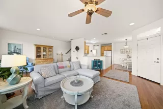 Photo #4: 20018056 Listing