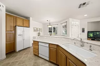 Photo #6: 20018056 Listing