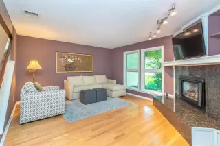 Photo #6: 20018712 Listing