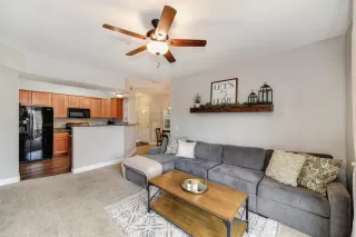 Photo #5: 20019378 Listing