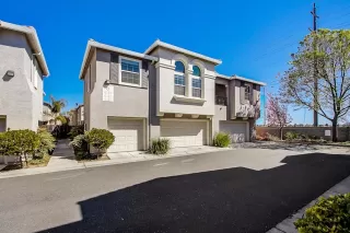 Photo #1: 20019904 Listing