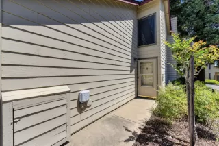 Photo #4: 20019924 Listing