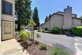 Photo #5: 20019924 Listing