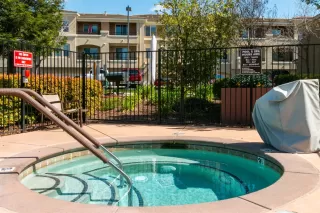 Photo #3: 20019994 Listing