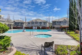 Photo #4: 20020205 Listing