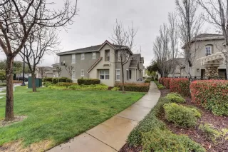 Photo #5: 20020205 Listing