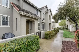 Photo #6: 20020205 Listing