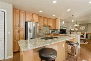 Photo #6: 20020681 Listing